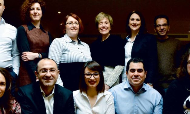 Ποια ειναι η Ομαδα Συμπραξις