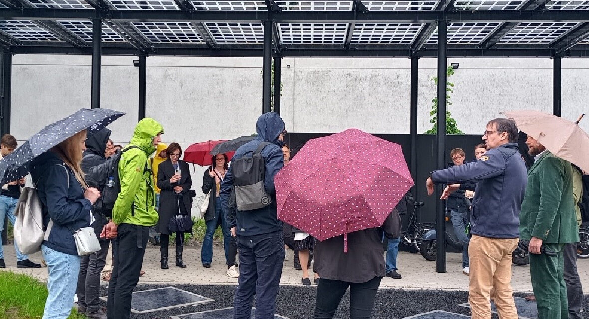 ΚΛΕΙΔΙ ΣΤΗΝ ΥΛΟΠΟΙΗΣΗ ΓΕΙΤΟΝΙΩΝ ΜΕ ΘΕΤΙΚΟ ΙΣΟΖΥΓΙΟ ΕΝΕΡΓΕΙΑΣ ΕΙΝΑΙ Η ΤΟΠΟΘΕΤΗΣΗ ΤΟΥ ΠΟΛΙΤΗ ΣΤΗΝ ΠΡΩΤΗ ΓΡΑΜΜΗ