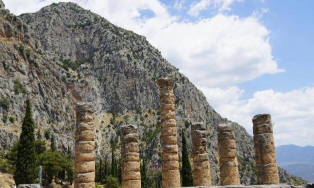 Environmental pressures and the decline of early Bronze Age Troy