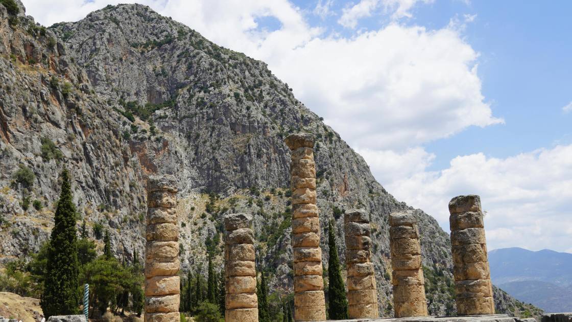 Environmental pressures and the decline of early Bronze Age Troy